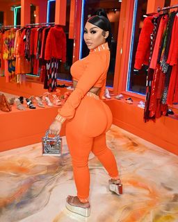 Ari Fletcher feet photo thumbnail