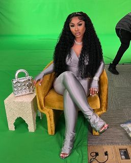 Ari Fletcher feet photo thumbnail