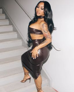 Ari Fletcher feet photo thumbnail