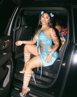 Ari Fletcher feet photo thumbnail