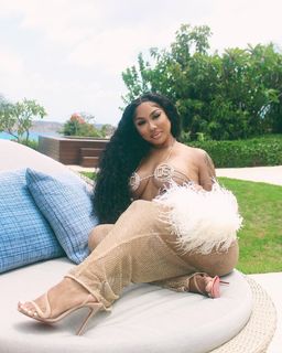 Ari Fletcher feet photo thumbnail