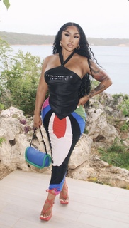 Ari Fletcher feet photo thumbnail