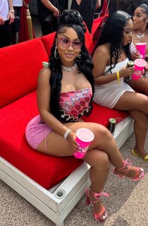 Ari Fletcher feet photo thumbnail