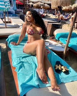 Ari Fletcher feet photo thumbnail