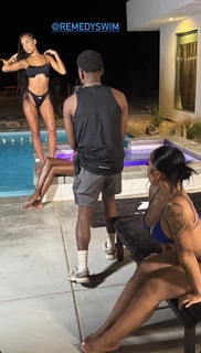 Ari Fletcher feet photo thumbnail