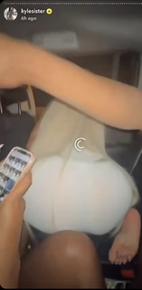 Ari Fletcher feet photo thumbnail