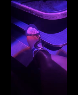 Ari Fletcher feet photo thumbnail