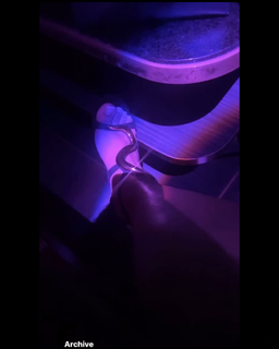 Ari Fletcher feet photo thumbnail