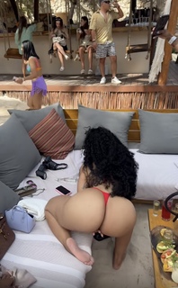 Ari Fletcher feet photo thumbnail