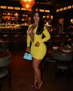 Ari Fletcher feet photo thumbnail