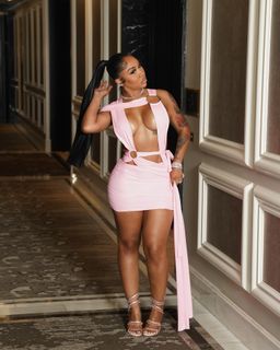 Ari Fletcher feet photo thumbnail