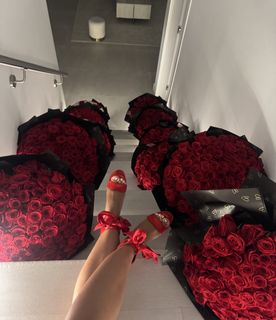 Ari Fletcher feet photo thumbnail