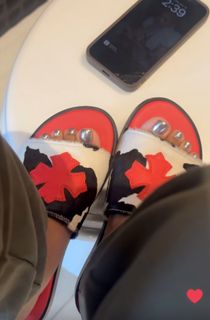 Ari Fletcher feet photo thumbnail