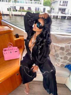 Ari Fletcher feet photo thumbnail