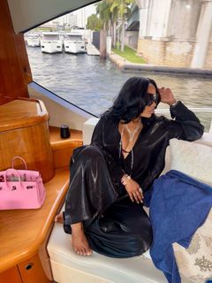 Ari Fletcher feet photo thumbnail