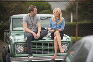 Ari Graynor feet photo thumbnail