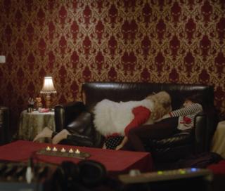 Ari Graynor feet photo thumbnail