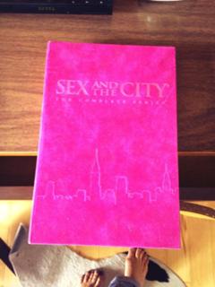 Ari Graynor feet photo thumbnail