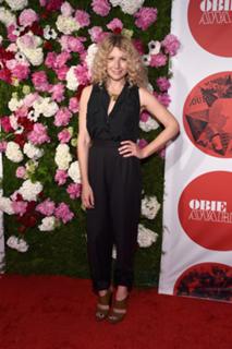 Ari Graynor feet photo thumbnail