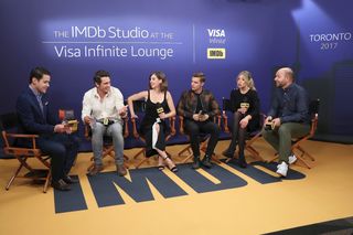 Ari Graynor feet photo thumbnail