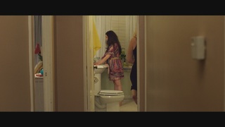 Ari Graynor feet photo thumbnail