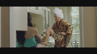 Ari Graynor feet photo thumbnail