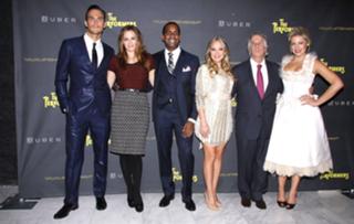 Ari Graynor feet photo thumbnail