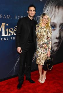 Ari Graynor feet photo thumbnail