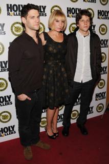 Ari Graynor feet photo thumbnail