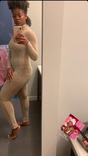 Ari Lennox feet photo 11