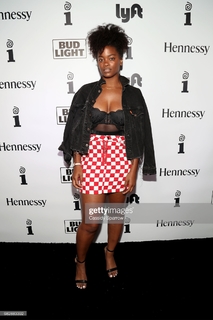 Ari Lennox feet photo 12
