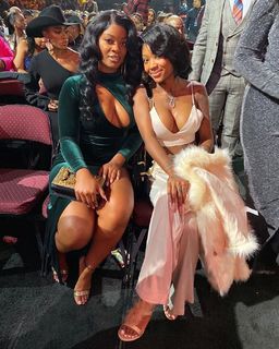 Ari Lennox feet photo 4