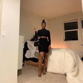 Ari Lennox feet photo 3