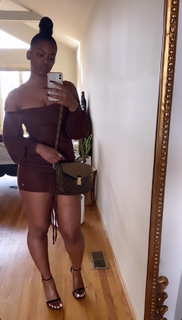 Ari Lennox feet photo 13