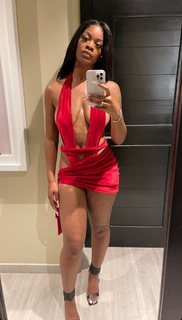 Ari Lennox feet photo 1