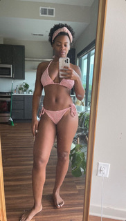 Ari Lennox feet photo 5