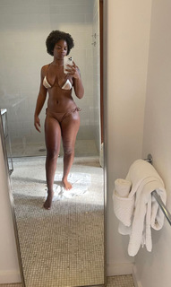 Ari Lennox feet photo 19