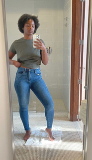 Ari Lennox feet photo 18
