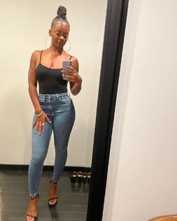 Ari Lennox feet photo 15