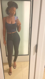Ari Lennox feet photo 1