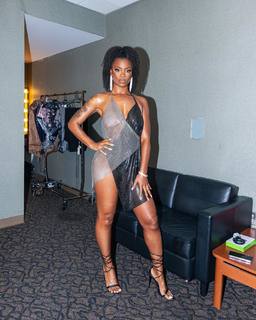 Ari Lennox feet photo 5
