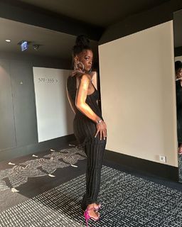 Ari Lennox feet photo 7