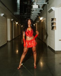 Ari Lennox feet photo 17