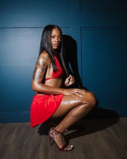 Ari Lennox feet photo 10