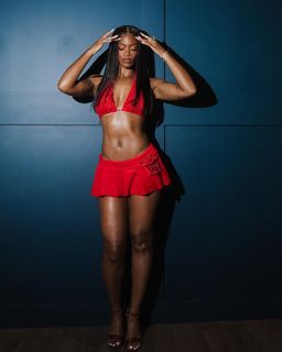 Ari Lennox feet photo 7