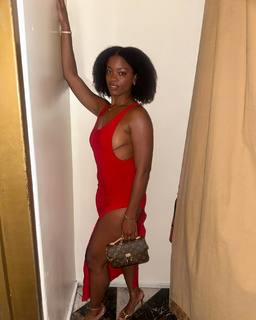 Ari Lennox feet photo 16