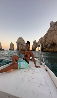 Ari Lennox feet photo 15