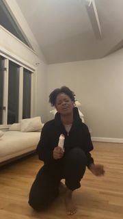 Ari Lennox feet photo 2