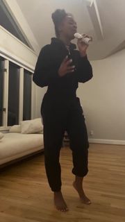 Ari Lennox feet photo 16