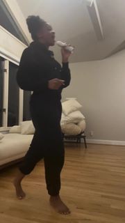 Ari Lennox feet photo 15